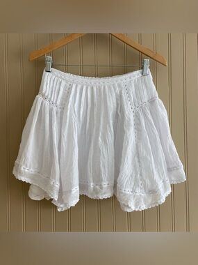 Tennis brand White Gauze Lightweight Skirt Women’s Size Medium